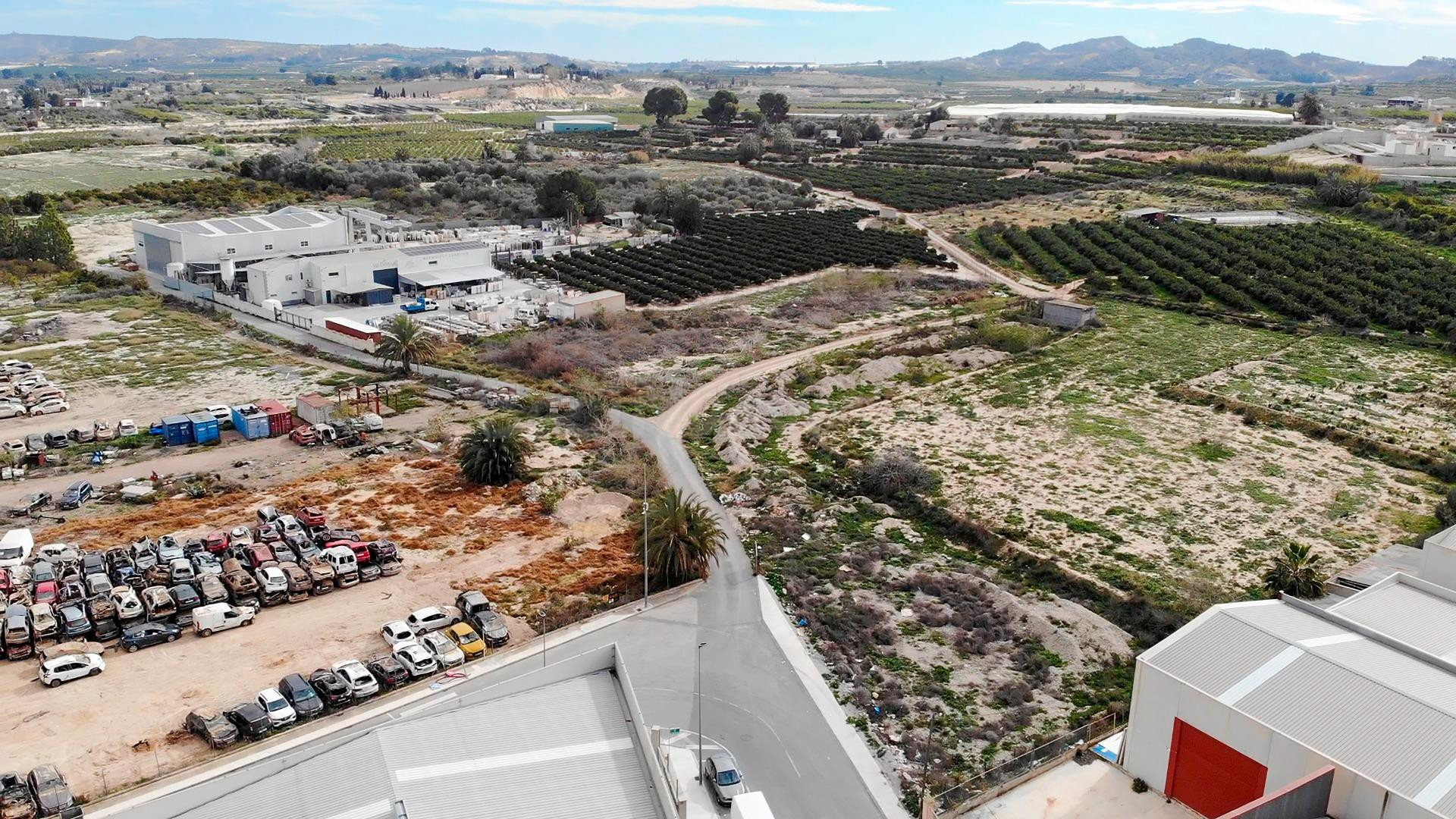 ¡Oportunidad única! Nave industrial en Bigastro y 2 negocios - foto 5
