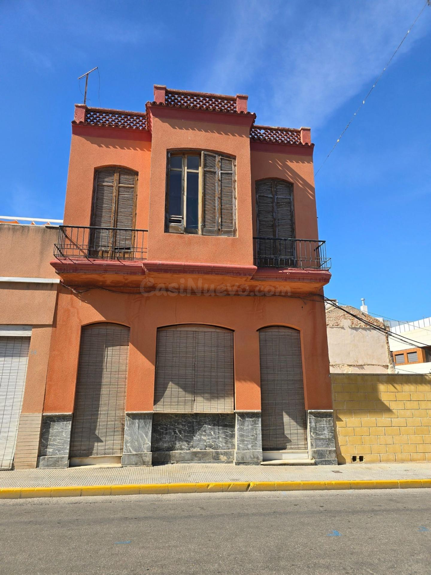 ️ Ideal inversores: Amplia casa de 2 plantas para rehabilita - foto 2