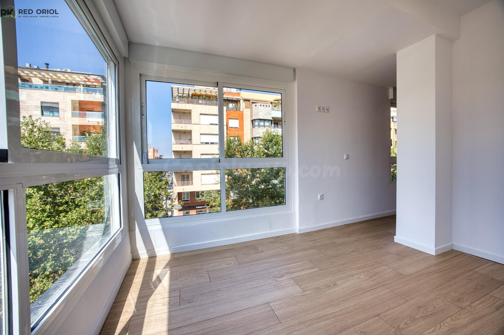 VIVIENDA DE LUJO RECIÉN REFORMADA EN AVENIDA TEODOMIRO