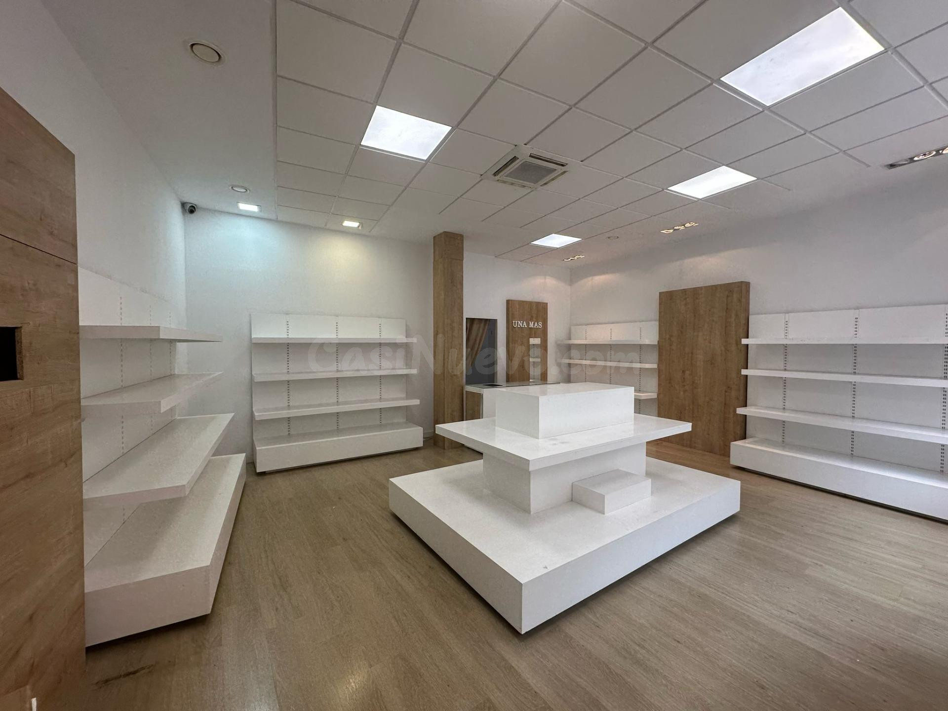 Tu próximo negocio empieza aquí: local con escaparate en ple - foto 5