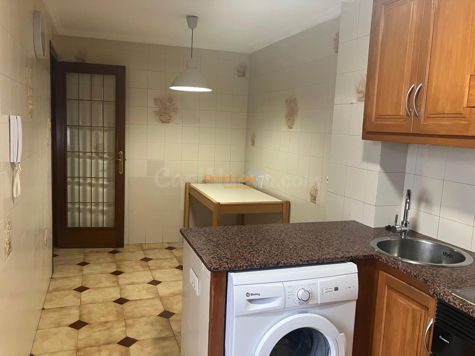 SE VENDE PISO EN EXCELENTE ZONA, JUNTO A PISOS AZULES - foto 4