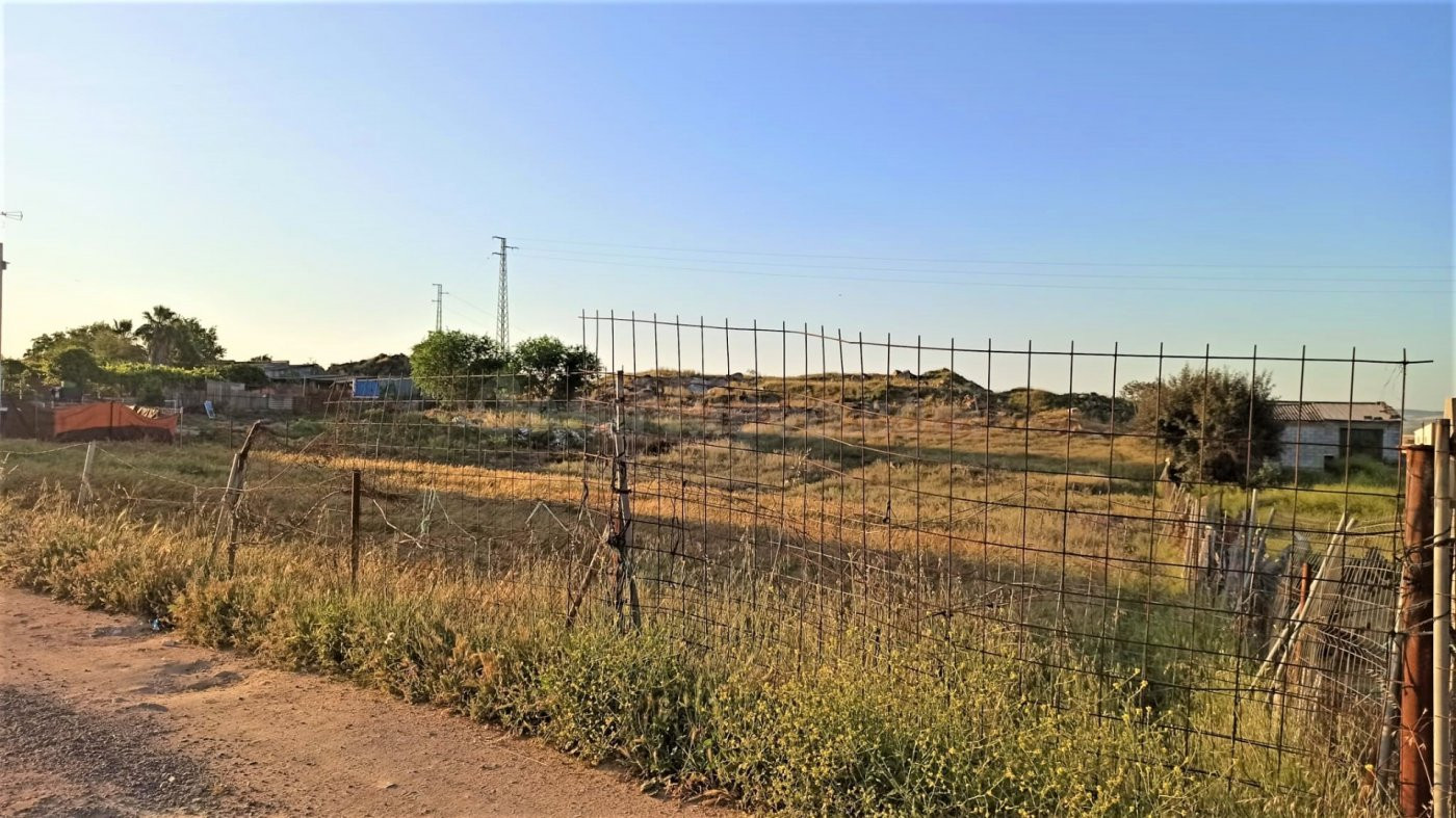 Terreno en el pueblo de Gerena - Sevilla con 2.515 m2 - foto 5