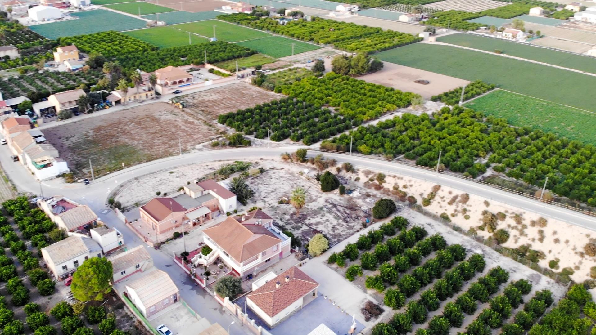 Complejo Vereda Liorna✨: 5.900m2 de Suelo Urbano Estratégico - foto 2