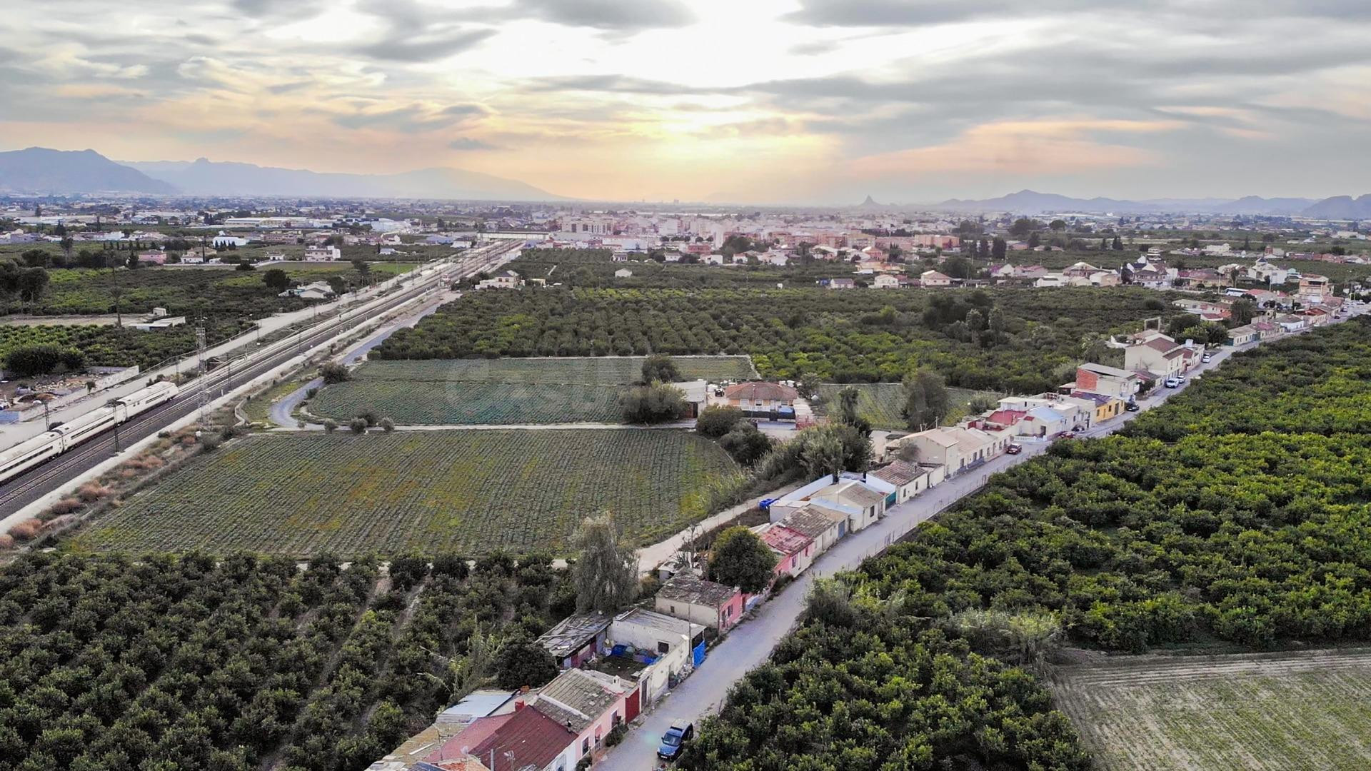 Complejo Vereda Liorna✨: 5.900m2 de Suelo Urbano Estratégico - foto 3
