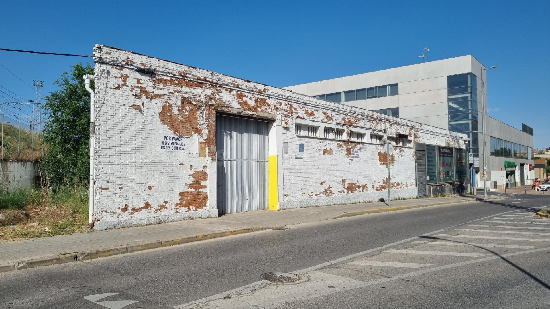 ACTIVO TERCIARIO-COMERCIAL CON HASTA 1.800 M2 EDIFICABLES EN - foto 4