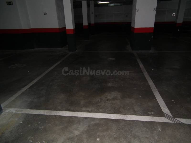 SE ALQUILA PLAZA DE GARAJE EN EDIFICIO COMUNITARIO