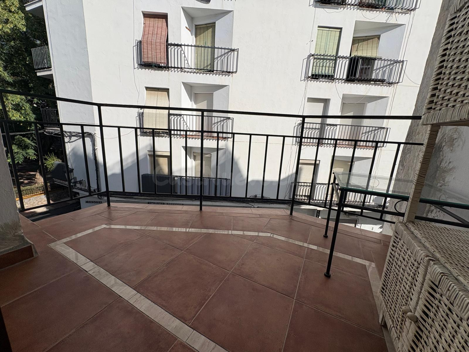Piso luminoso de 2 dormitorios en San Pedro Alcántara - foto 3