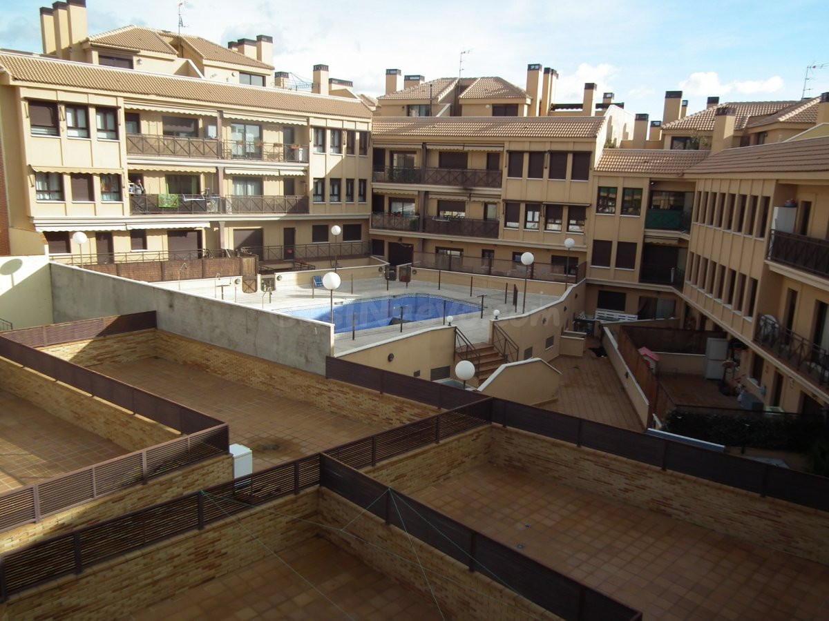 SE VENDEN PLAZAS DE GARAJE - foto 2