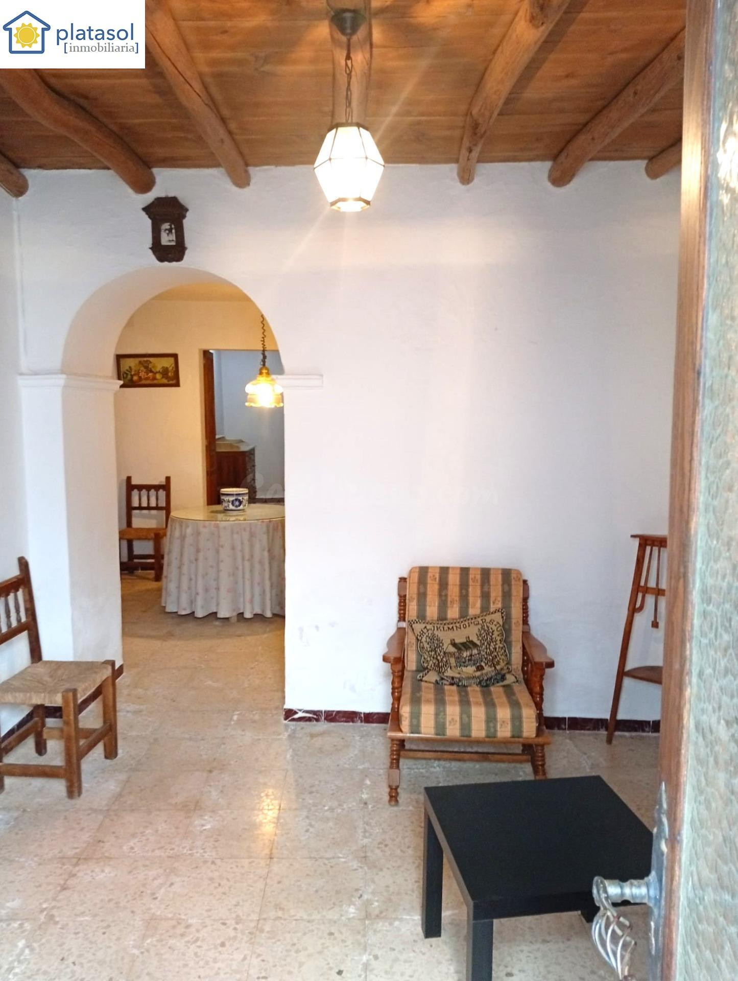 Gran casa de pueblo con patio y encanto en el centro de Higu - foto 4