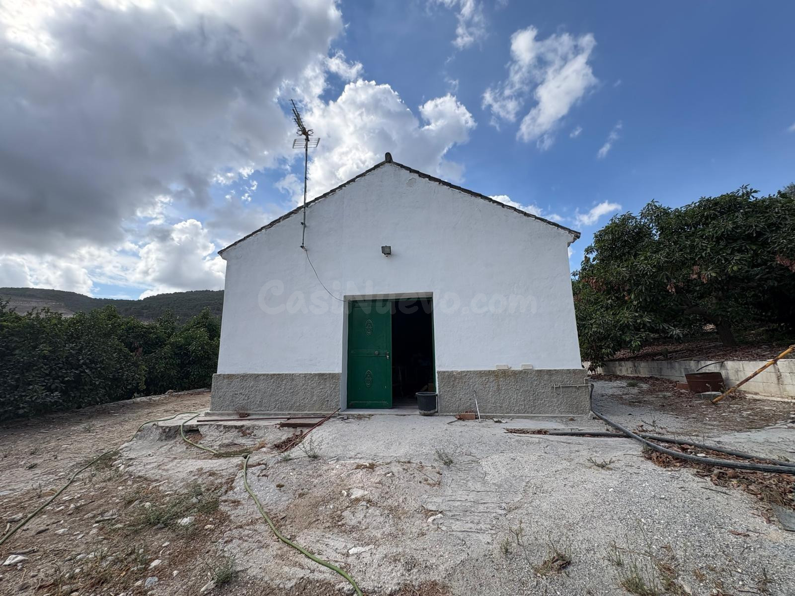 Vivienda + finca + negocio agrícola en una misma propiedad.