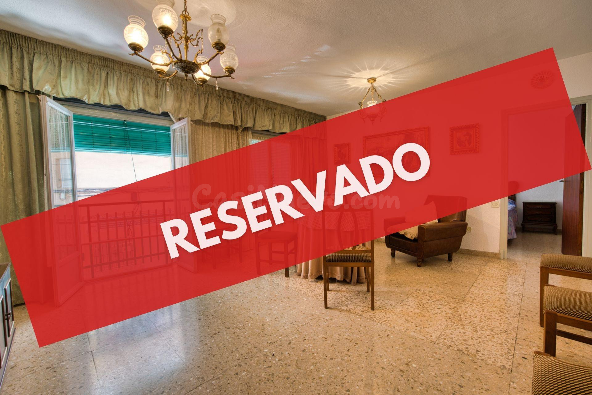 Una oportunidad con infinitas posibilidades en San Blas, Alicante. Piso de 2 dormitorios y un baño