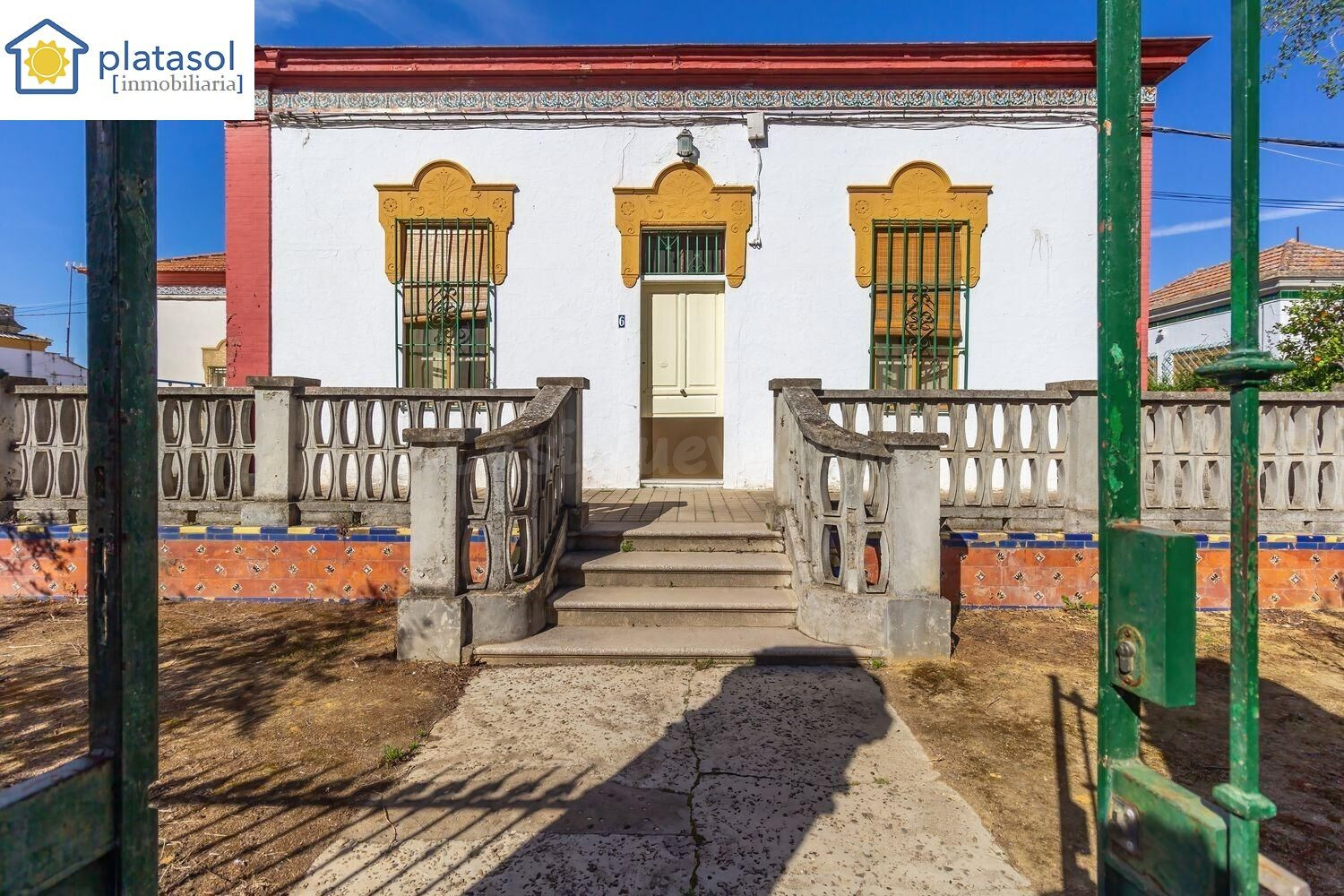 Gran chalet en el centro de Villanueva del Rio y Minas