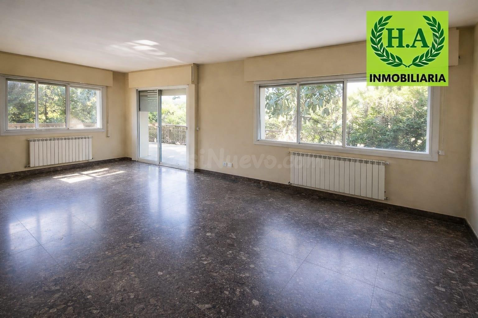 Exclusivo Chalet Unifamiliar en Urbanización Privada - foto 4
