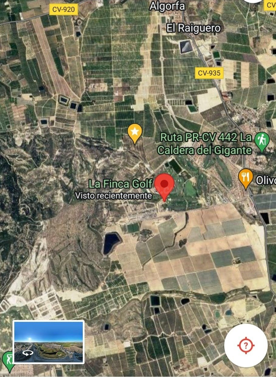 Finca rústica en venta - El campo de golf la finca