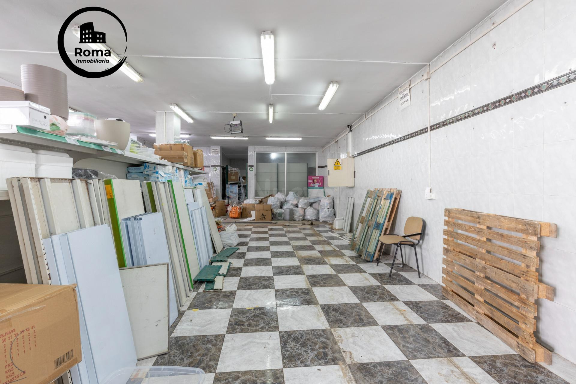 Local comercial 198m² en venta - Barriada primero de mayo - foto 4