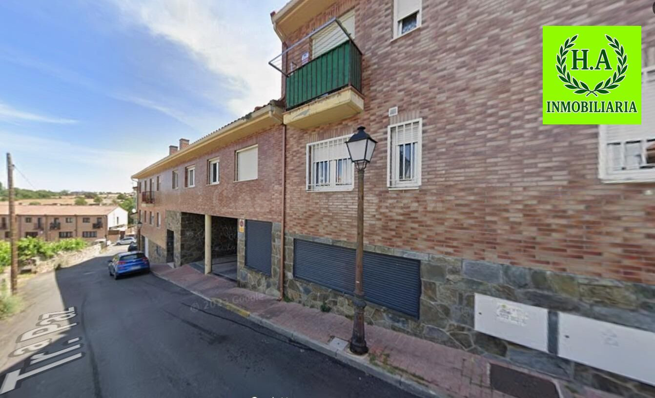 Plaza de Garaje en Edificio Comunitario: Oportunidad Única - foto 2