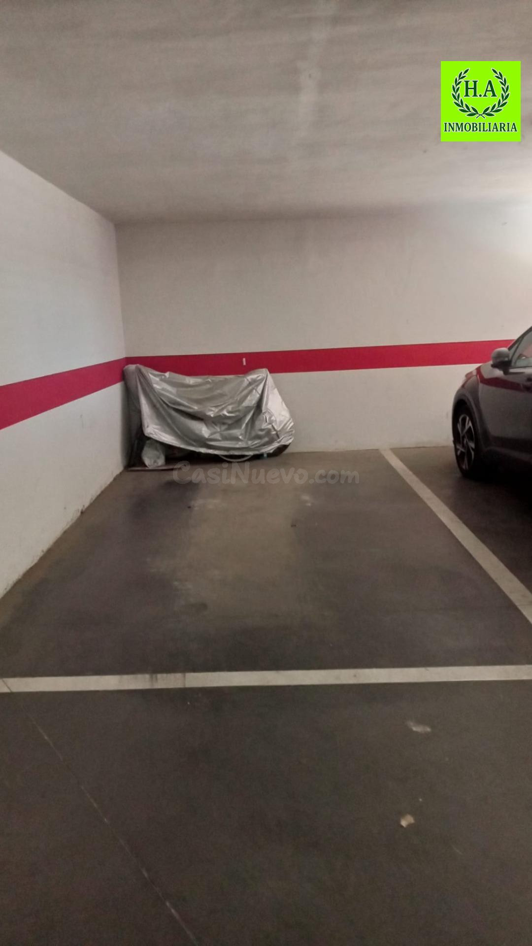 Plaza de Garaje en Edificio Comunitario: Oportunidad Única - foto 5