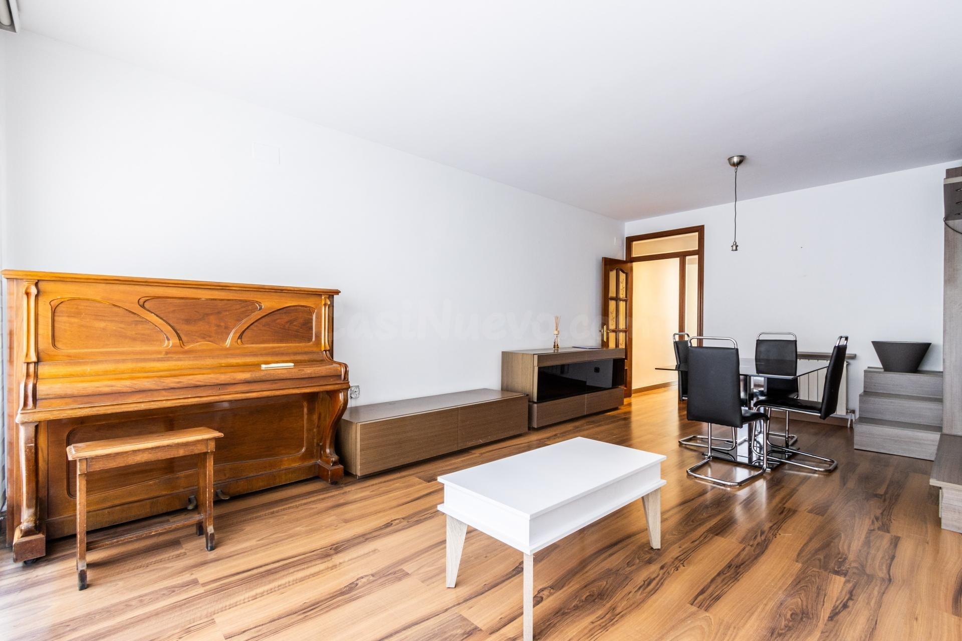 Casa al centre de Sabadell amb garatge per a 2 cotxes i terr - foto 5