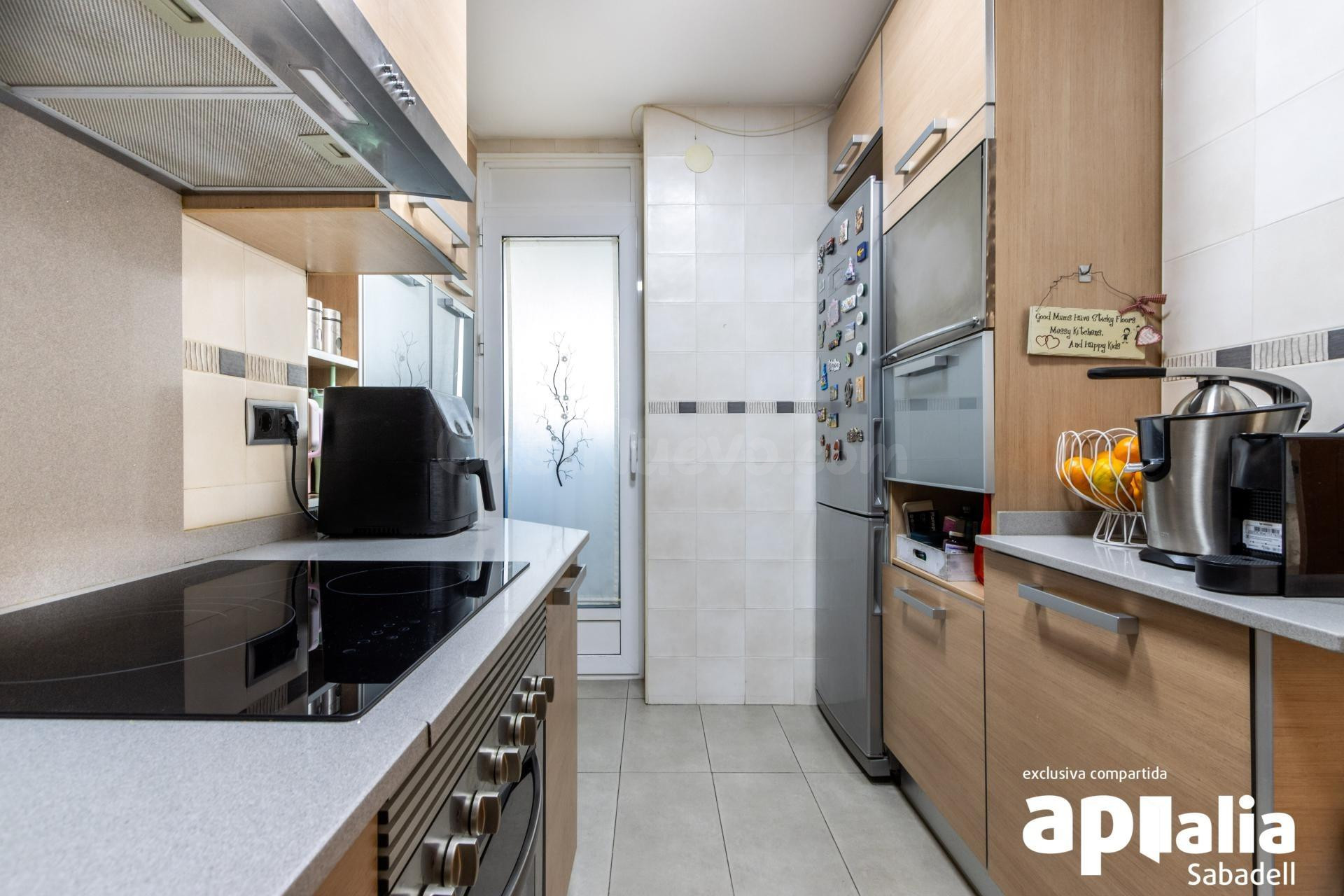 Vivir en “El Barco” de Sabadell: vivienda reformada con pisc - foto 3