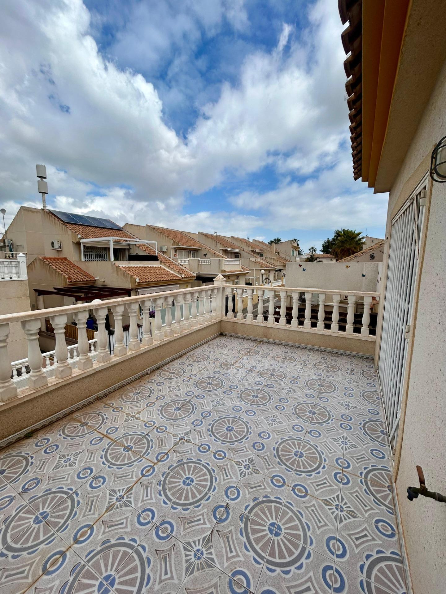 Chalet independiente en Ciudad Quesada con terraza, garaje y - foto 5