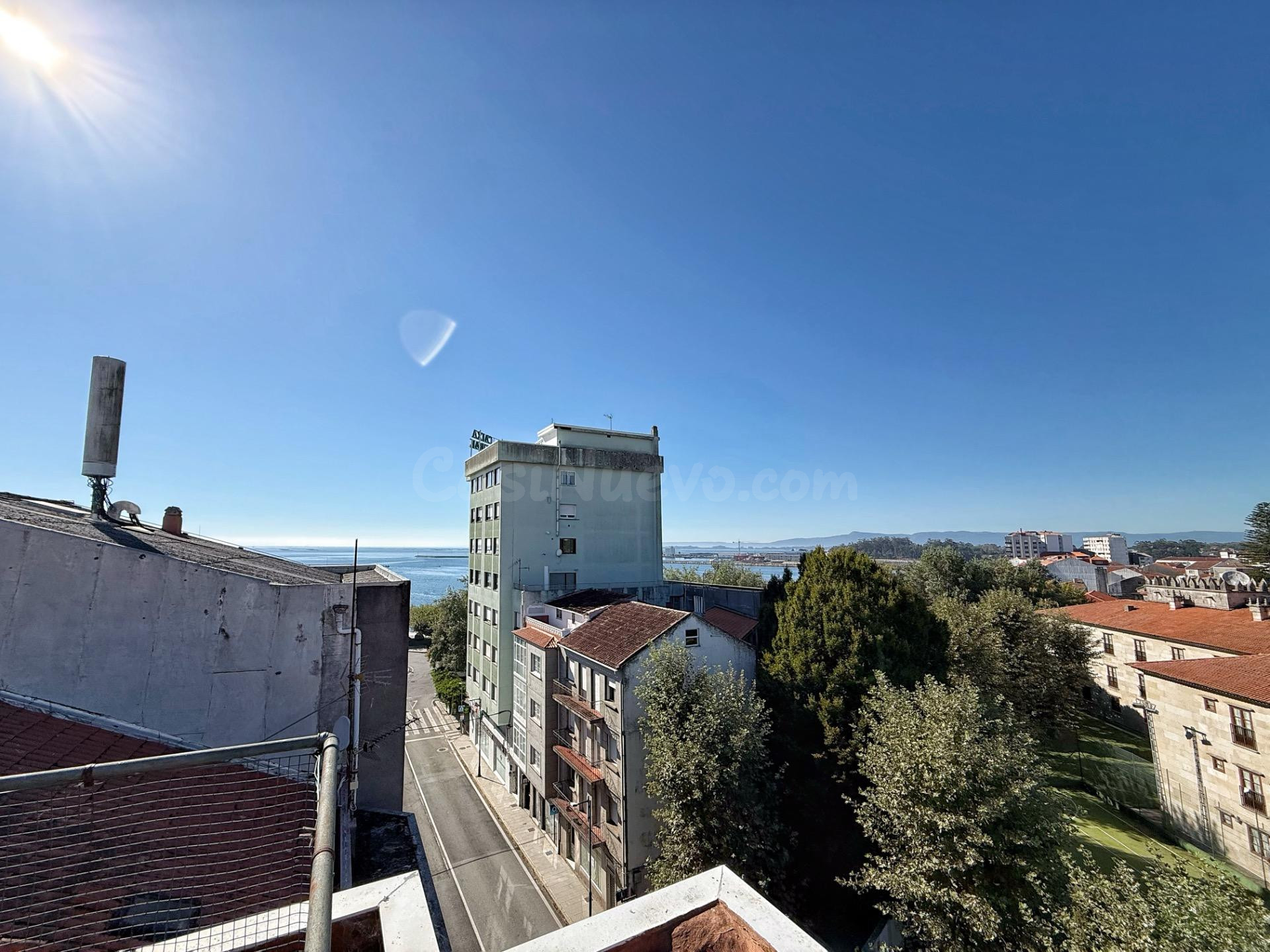 LOCAL ACONDICIONADO COMO VIVIENDA CON VISTAS AL MAR Y LUZ NA - foto 2