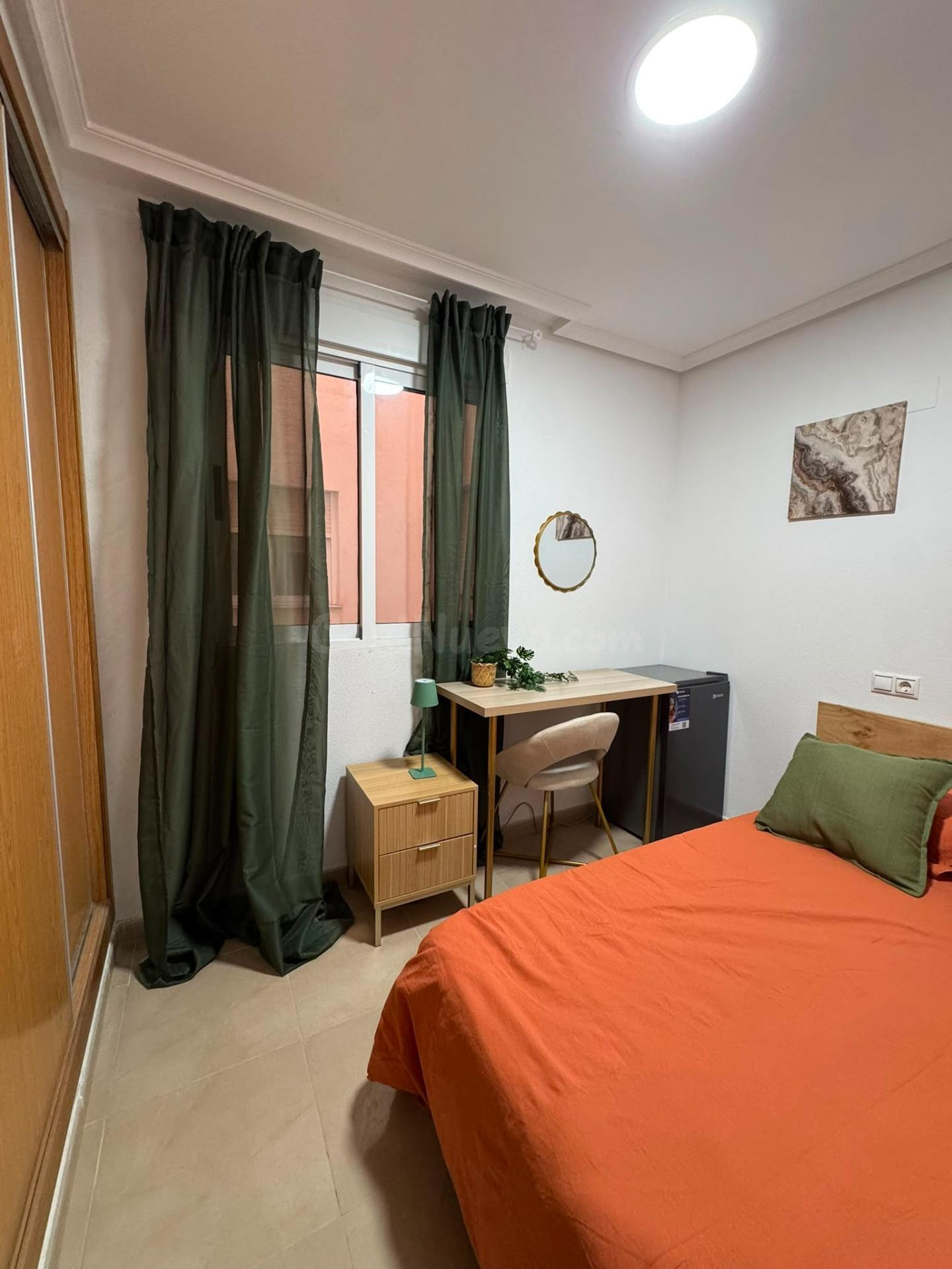 Gran Piso Reformado de 5 Dormitorios con Terraza Sur – Ideal - foto 3