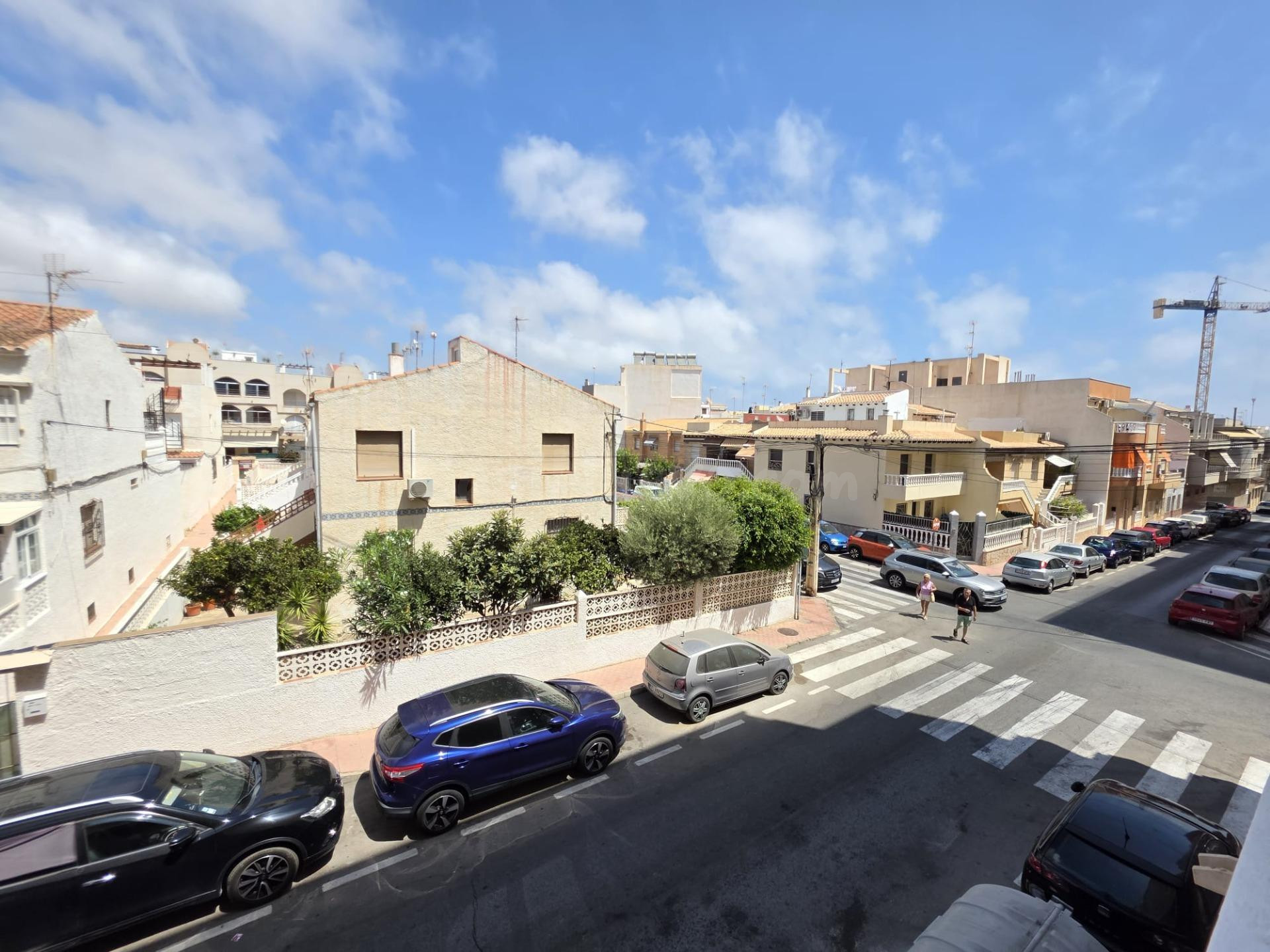 Apartamento Reformado en el Corazón de Torrevieja - ZONA HAB - foto 2