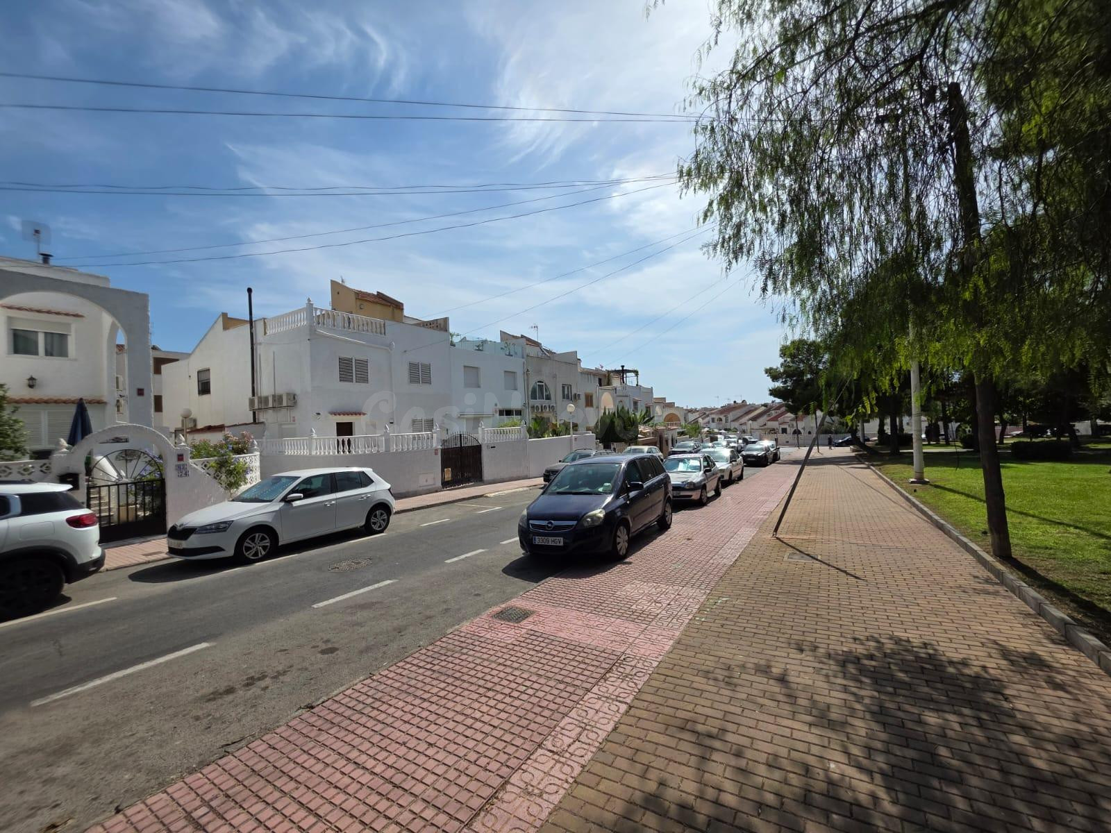 Oportunidad Única: Dúplex en Calas Blancas, Torrevieja por € - foto 2
