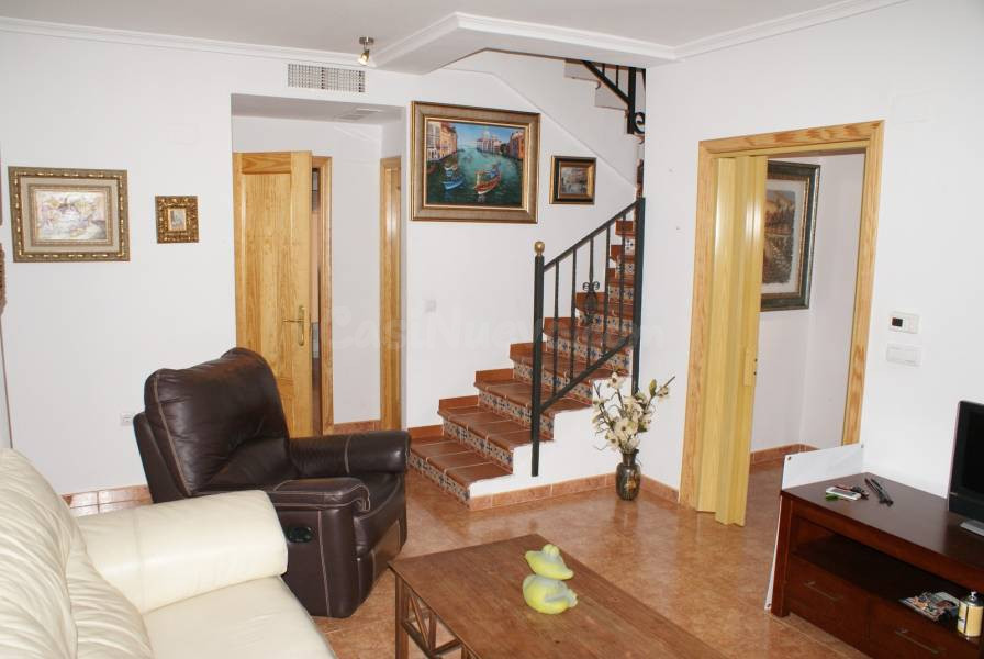 Bungalow semi nuevo sin amueblar