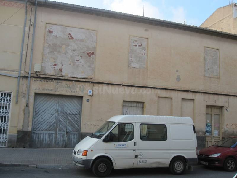 NAVE EN EL CENTRO DE NOVELDA