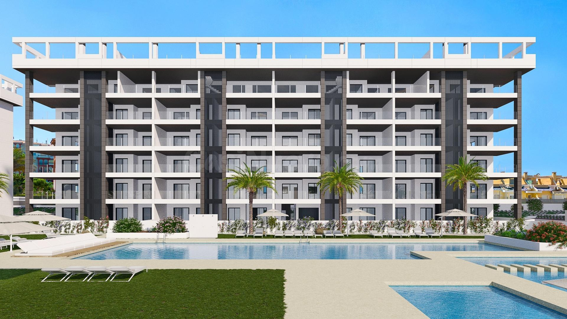 URBANIZACION CERRADA DE OBRA NUEVA EN TORREVIEJA A SOLO 700M - foto 4