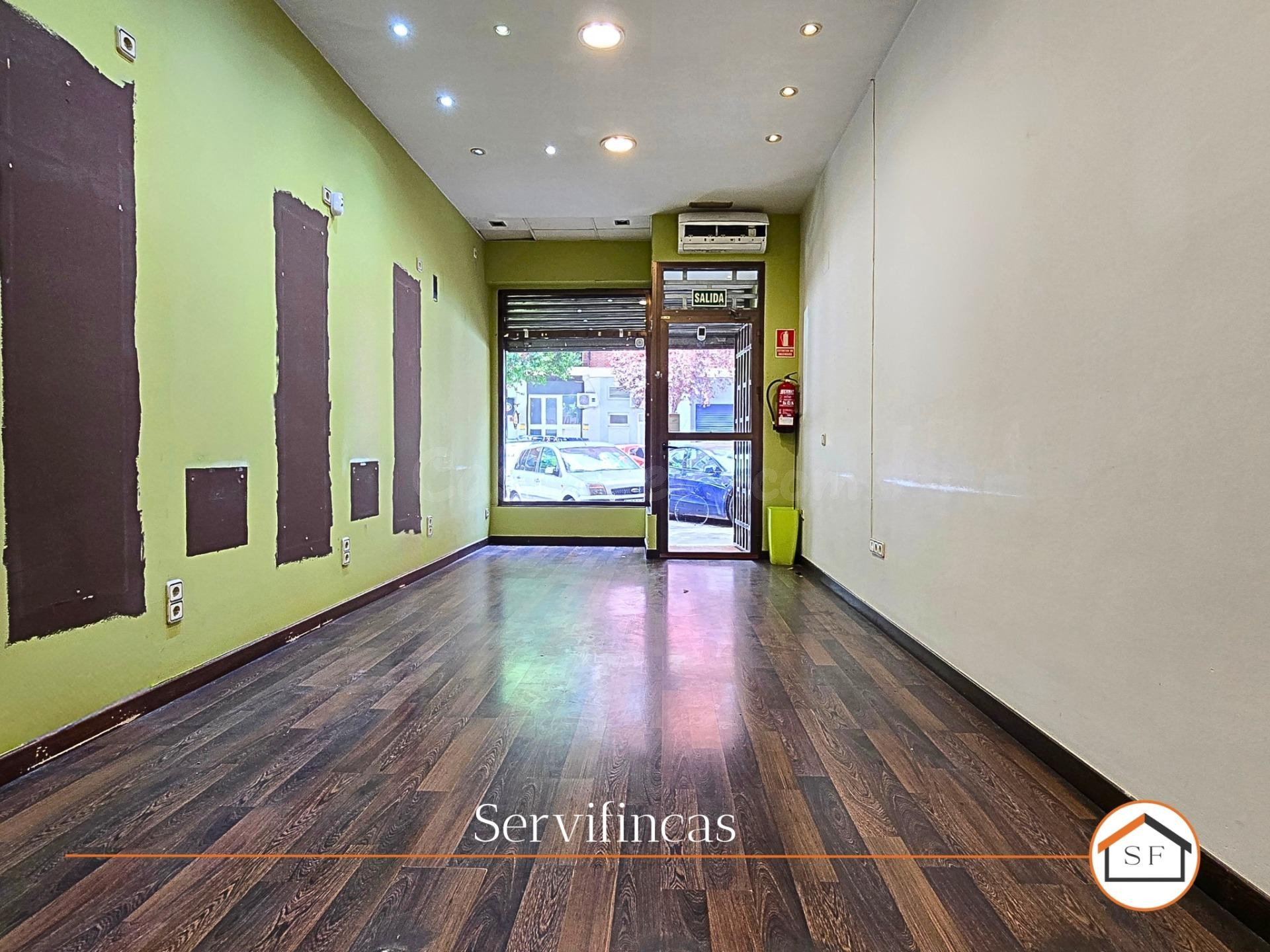 Oportunidad de Inversión en Local Comercial - Adelfas, Madri