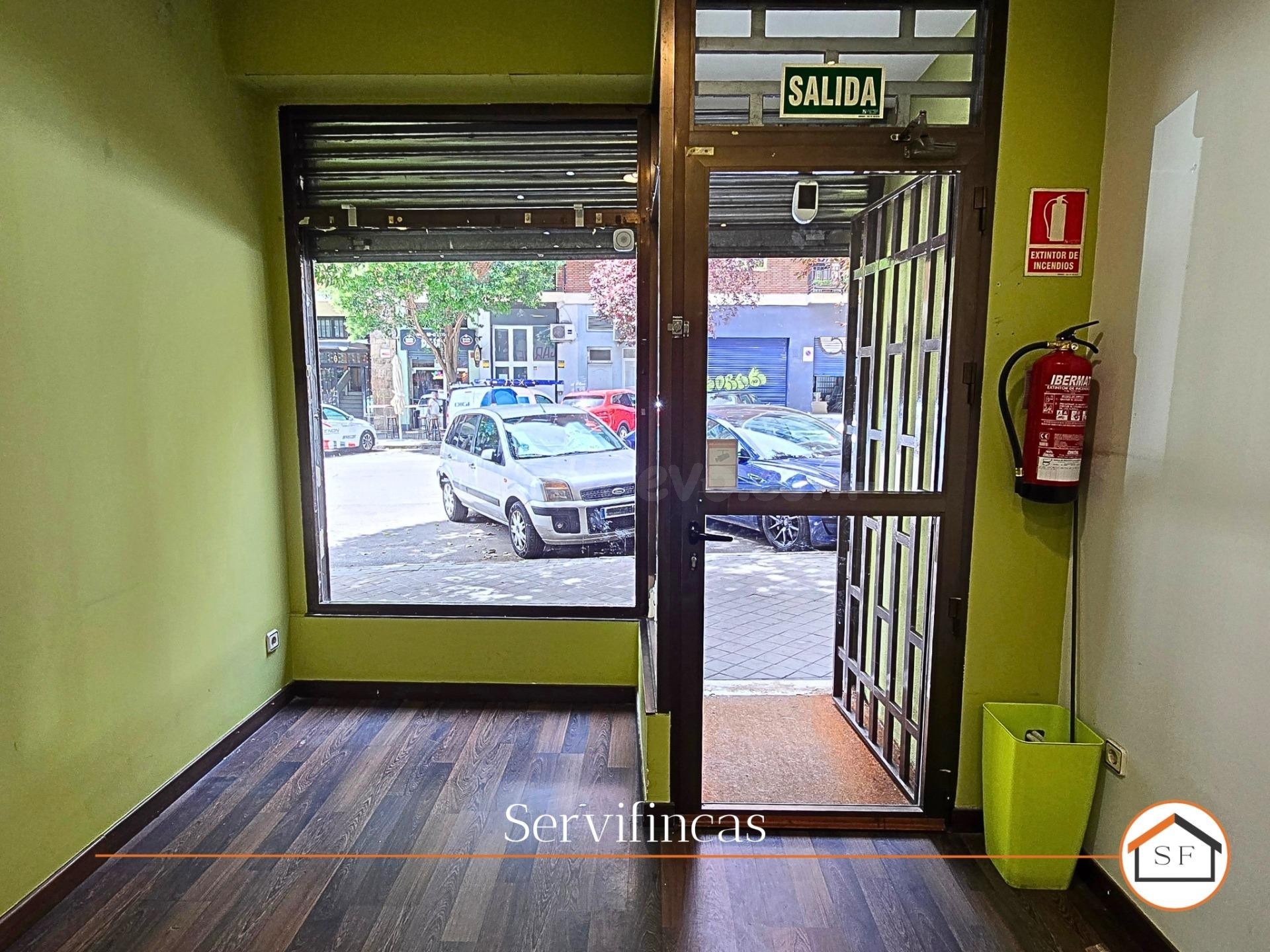 Oportunidad de Inversión en Local Comercial - Adelfas, Madri - foto 4