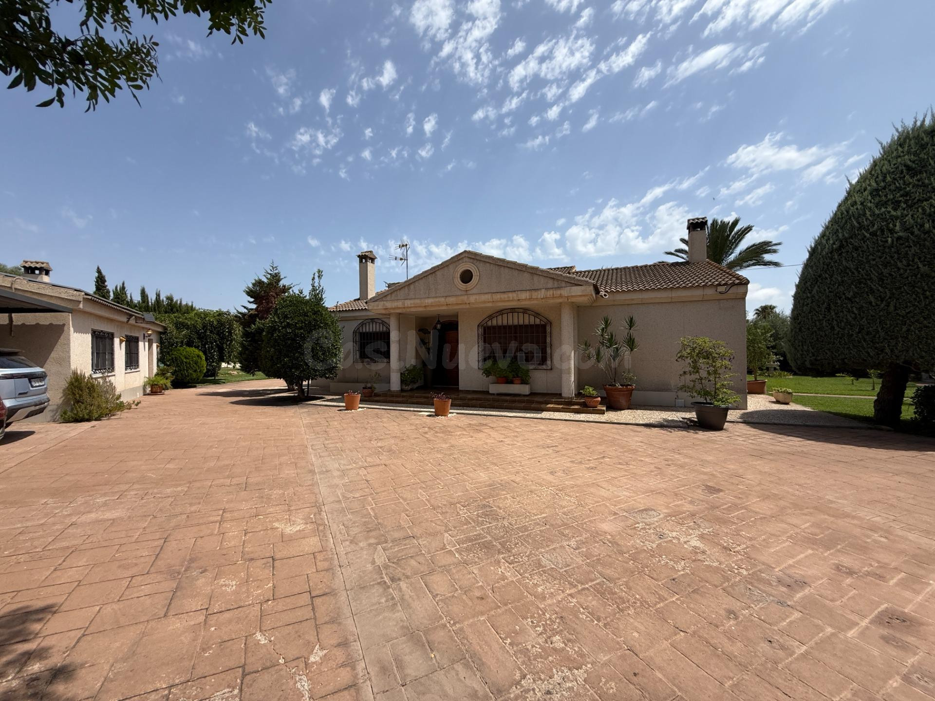 Exclusivo chalet Independiente en urbanización privada - foto 5