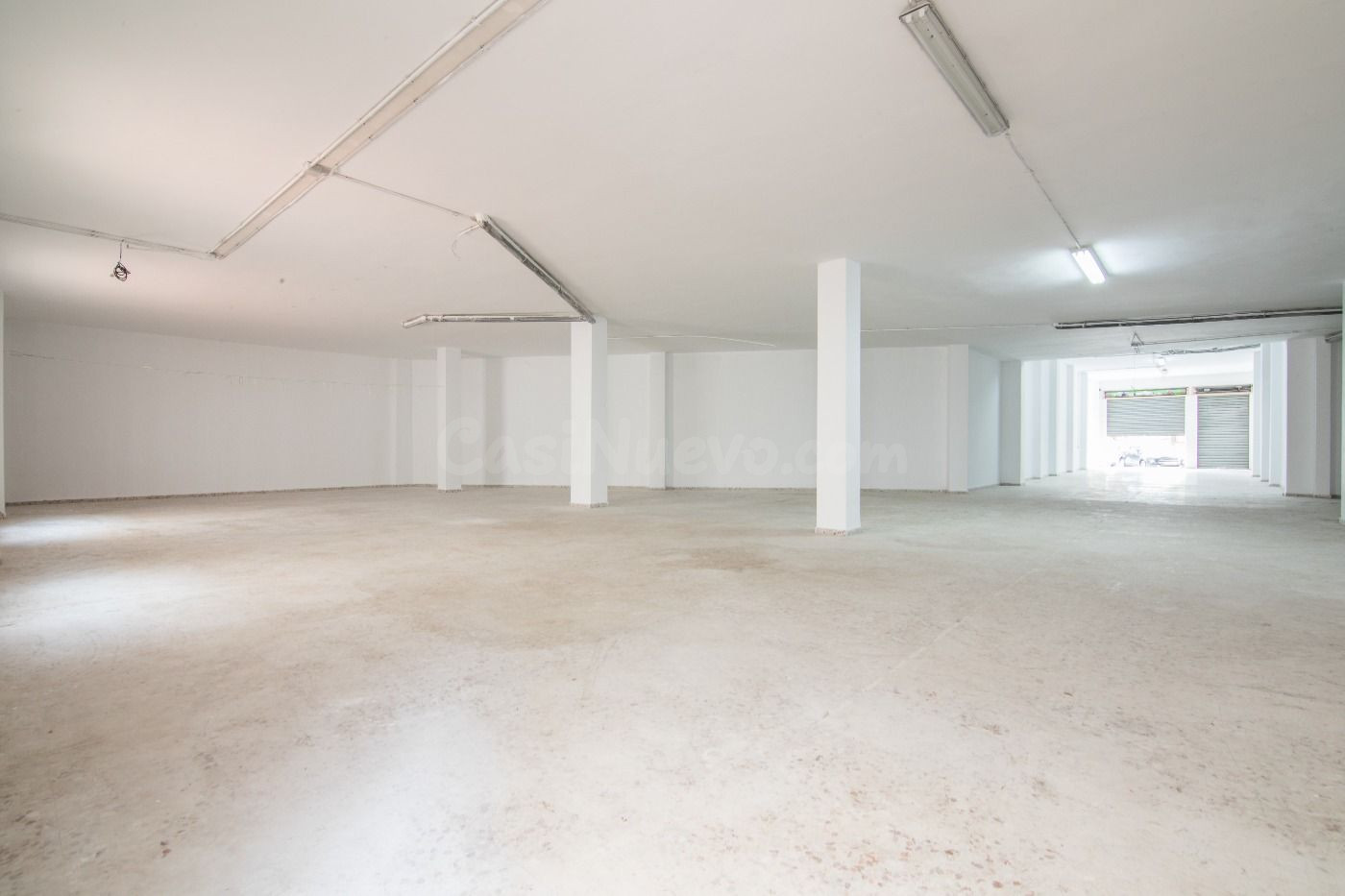 LOCAL COMERCIAL DE 400 METROS EN ALQUILER CON PATIO Y TERRAZ - foto 3