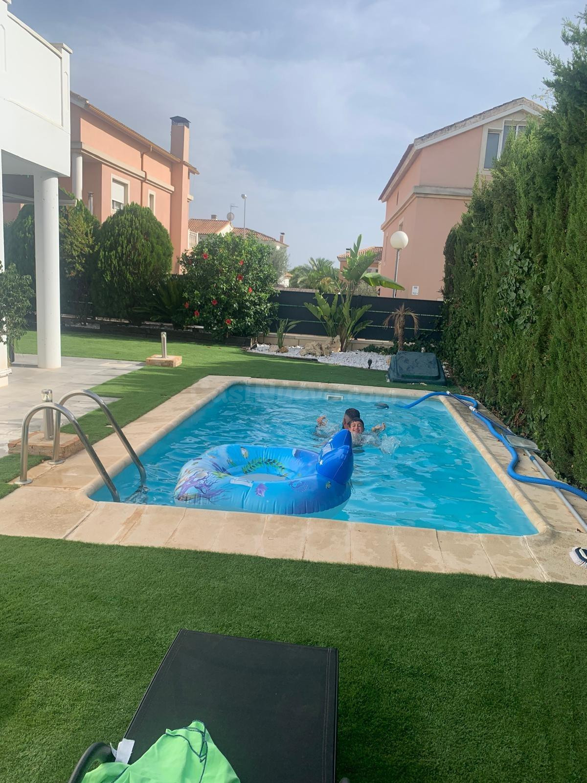 Maravilloso Chalet en Urbanización Privada con Todos los Ser - foto 2