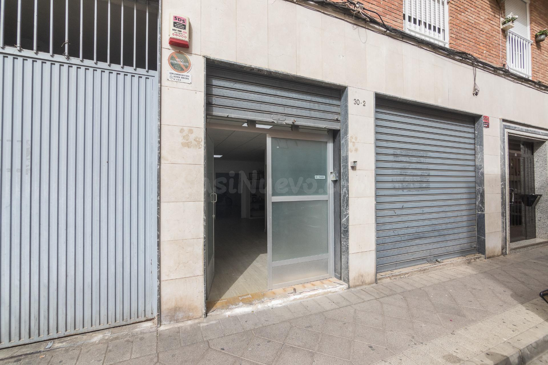 LOCAL EN VENTA JUNTO AL TOSCAR