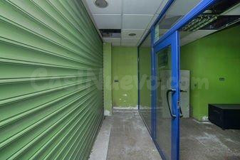 Amplio Local Comercial en Elda, Alicante - Ideal para Negoci - foto 3