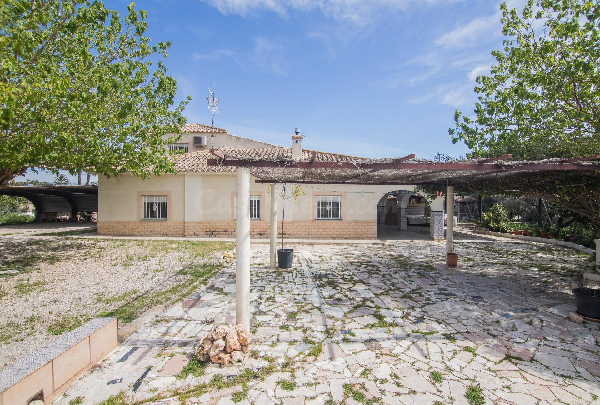 VIVE CON CALIDAD!!! A UN PASO DE ELCHE  PRECIOSO CHALET PARE - foto 2