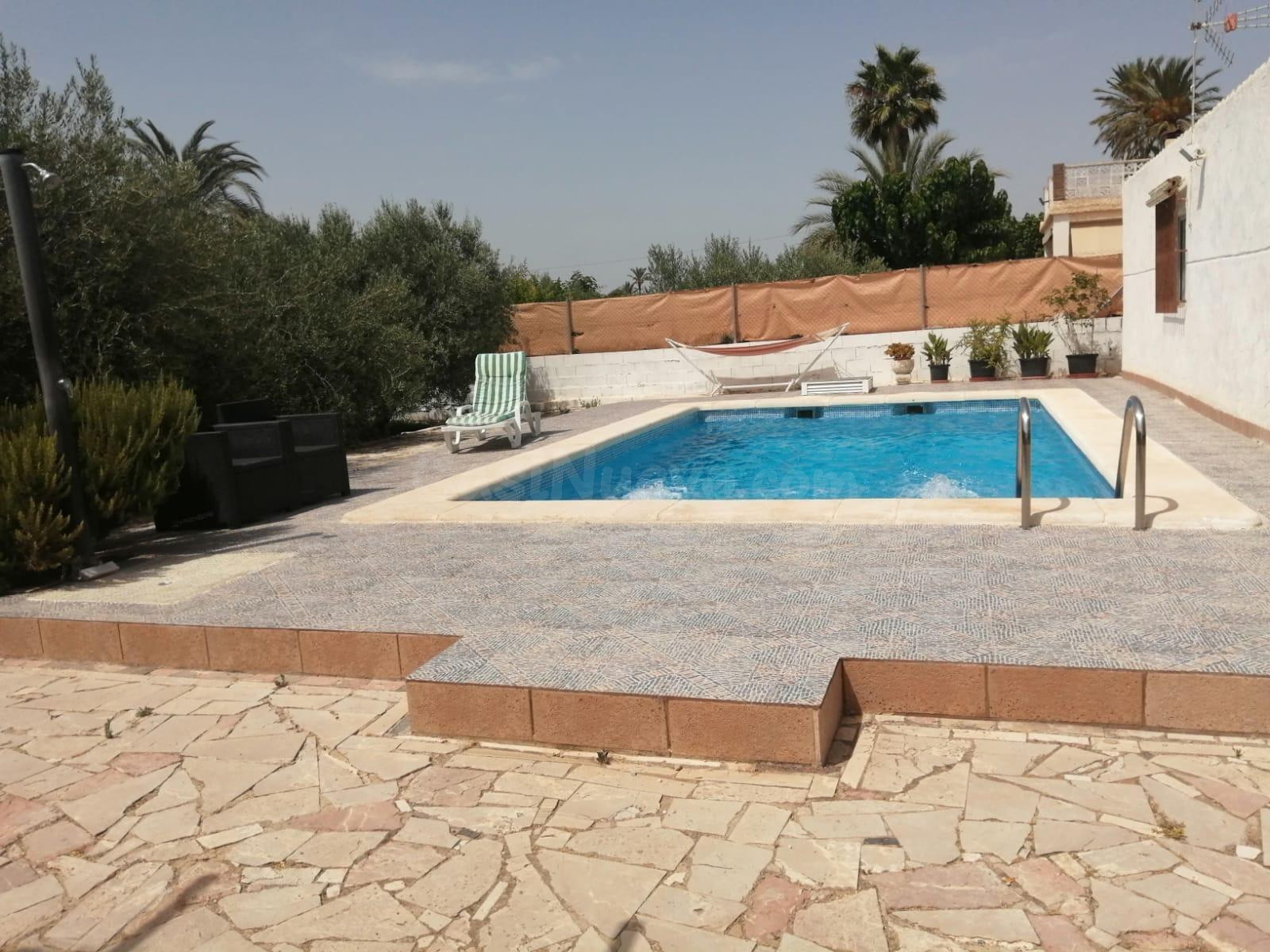VIVE CON CALIDAD!!! A UN PASO DE ELCHE  PRECIOSO CHALET PARE - foto 5