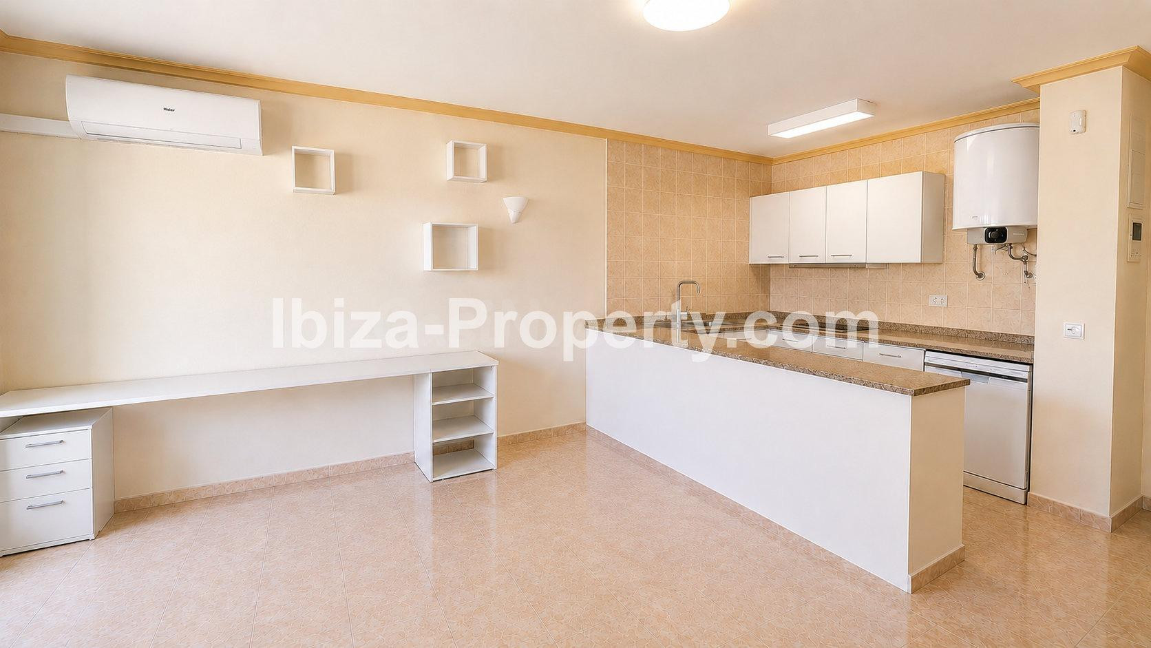 VENTA – Apartamento a 200 metros de la playa de Port des Tor - foto 2