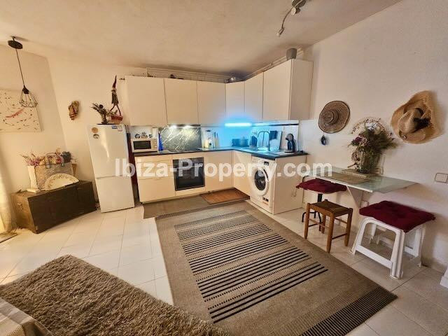 VENTA – Apartamento en primera línea junto a la playa de Es  - foto 5