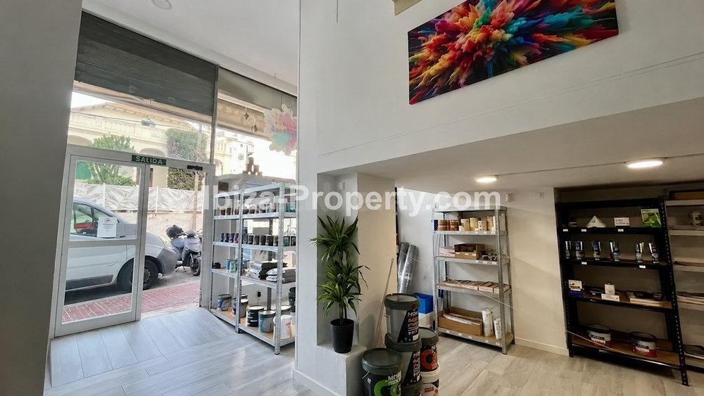 VENTA – Amplio local comercial de 113 m2 en el centro de San - foto 2