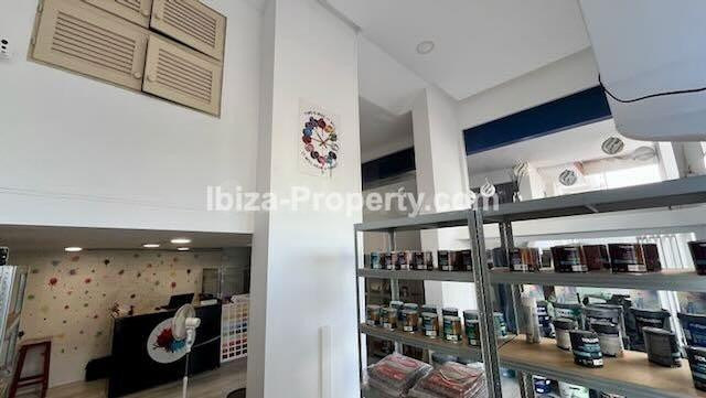VENTA – Amplio local comercial de 113 m2 en el centro de San - foto 3