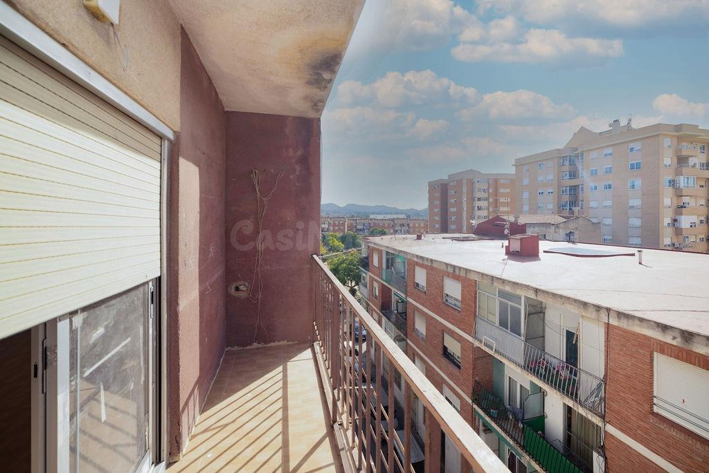 Amplio Piso Ocupado perfecto para Inversión. - foto 3