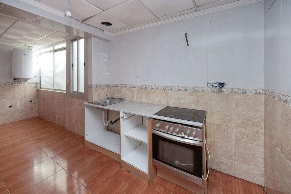 Amplio Piso Ocupado perfecto para Inversión. - foto 5