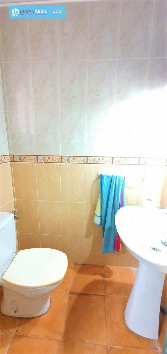 Pequeño Local con Gran Almacén en Sótano - foto 5