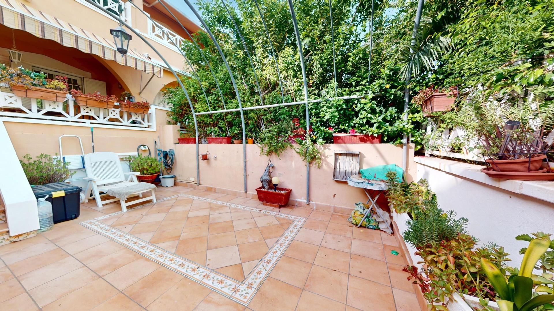 Adosado en urbanización privada en Santa Pola del Este: vive - foto 3
