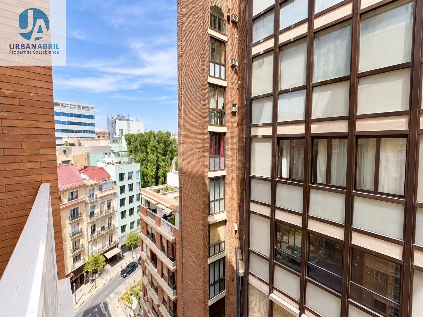 GRAN PISO EN EL CORAZÓN DE ALICANTE - foto 2