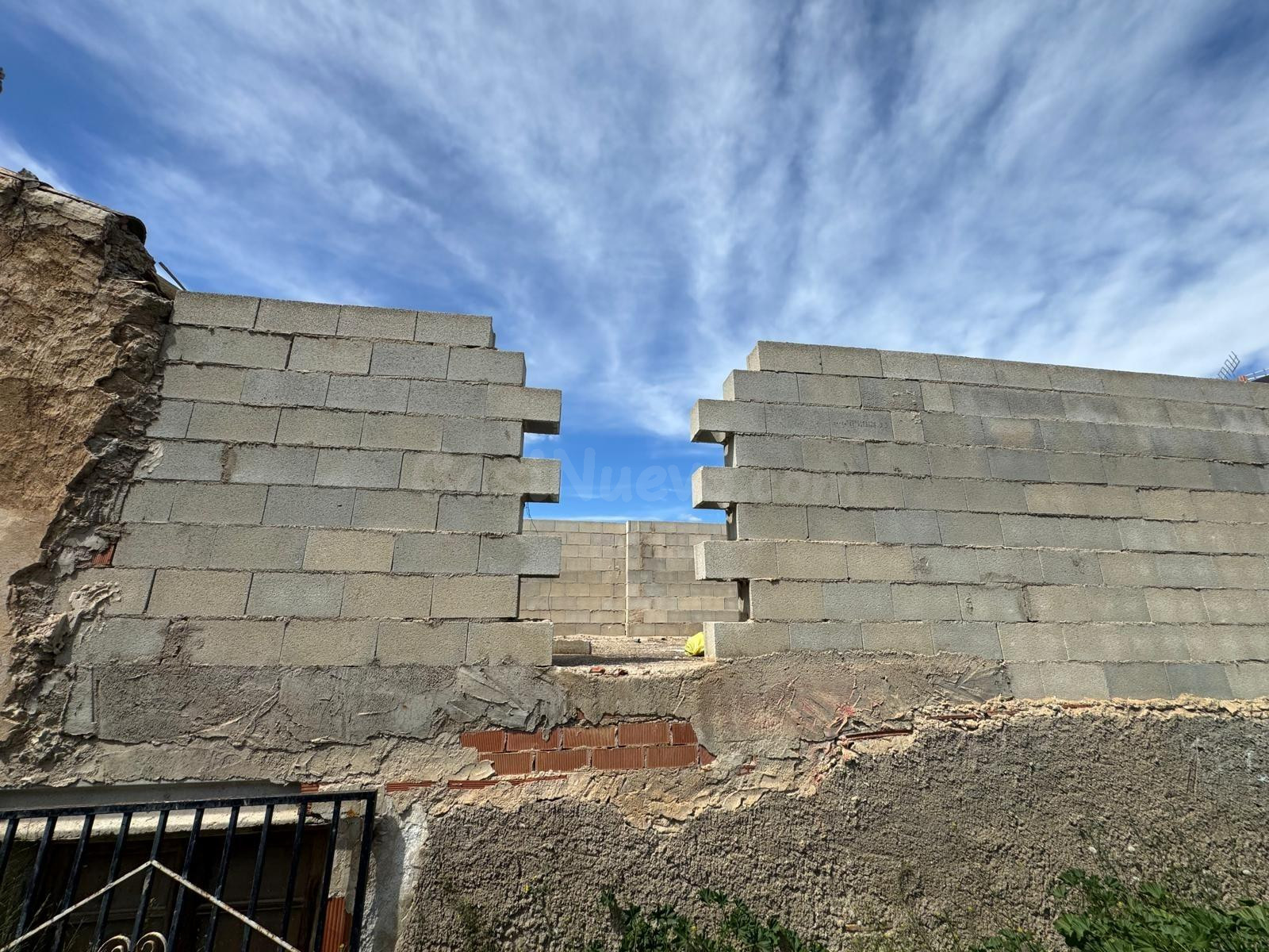 Casa para reformar con proyecto previo en Monóvar - foto 3